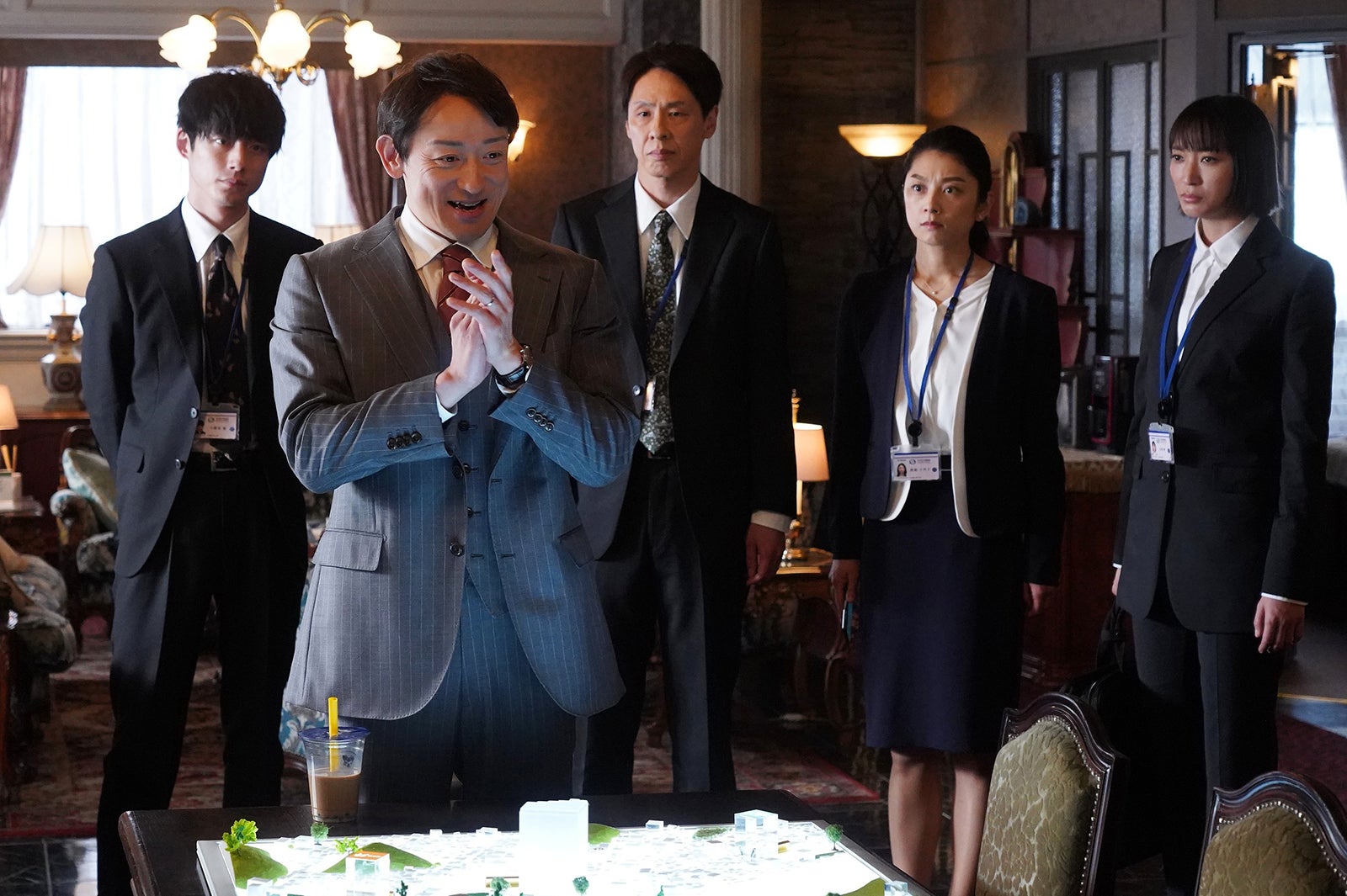 坂口健太郎、山本耕史、大倉孝二、小池栄子、杏／「競争の番人」第3話より（C）フジテレビ