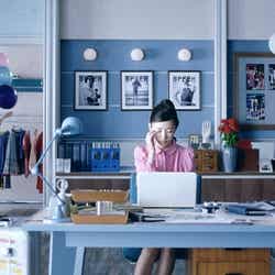 波瑠/新テレビCM「ファッション誌編集者」篇