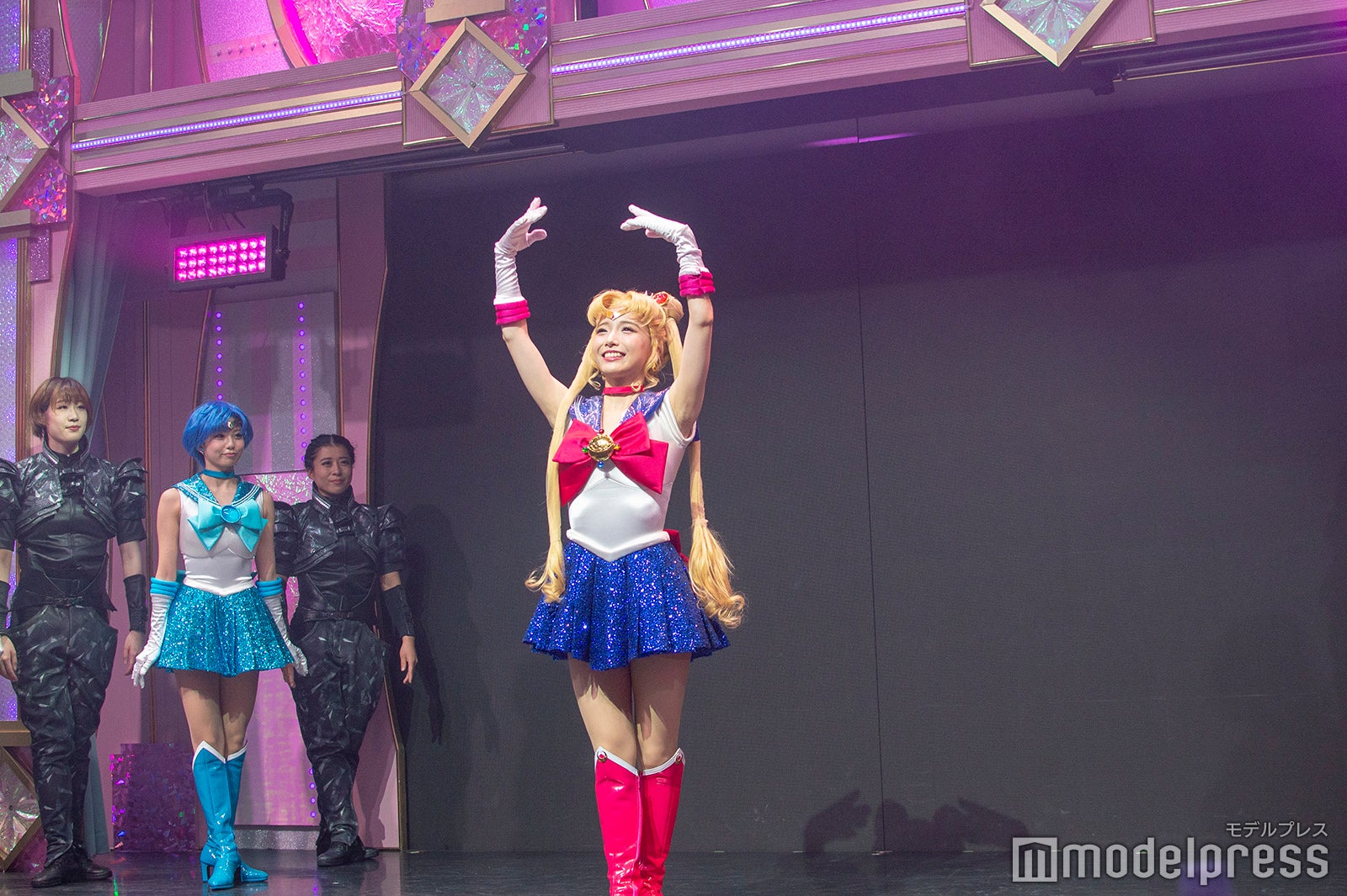 ショーの様子（C）モデルプレス