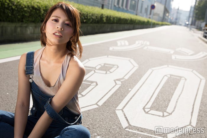 吉崎綾(画像提供:所属事務所)