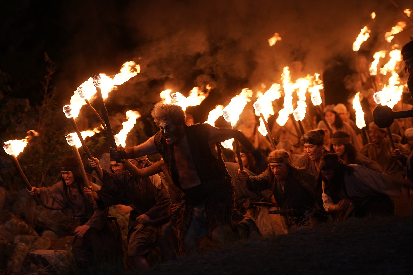 （C） 2016 垣根涼介／新潮社（C）2025「室町無頼」製作委員会