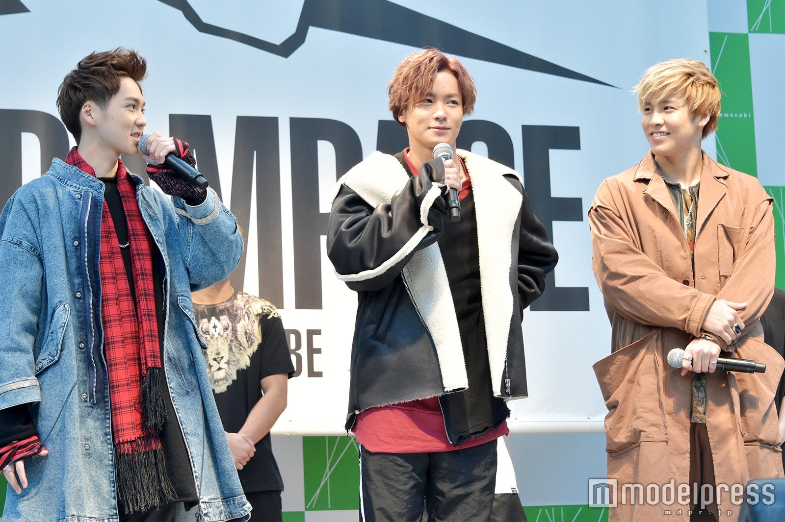 ボーカルの吉野北人、川村壱馬、RIKU（C）モデルプレス