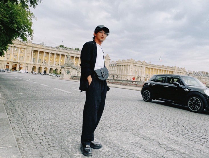 横浜流星、フランス・パリでのオフショット公開「絵になる」「かっこよすぎる」と反響