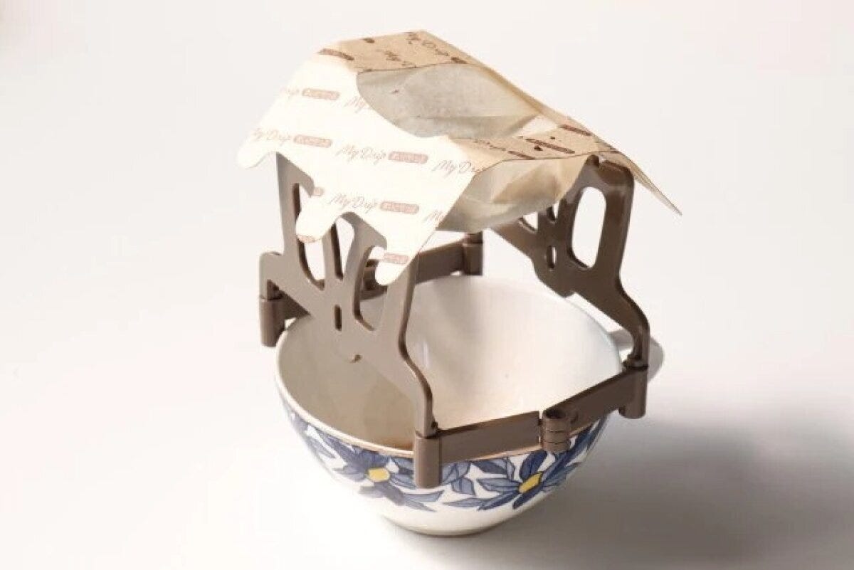 ダイソー　ドリップバッグスタンド　使用例　カップ