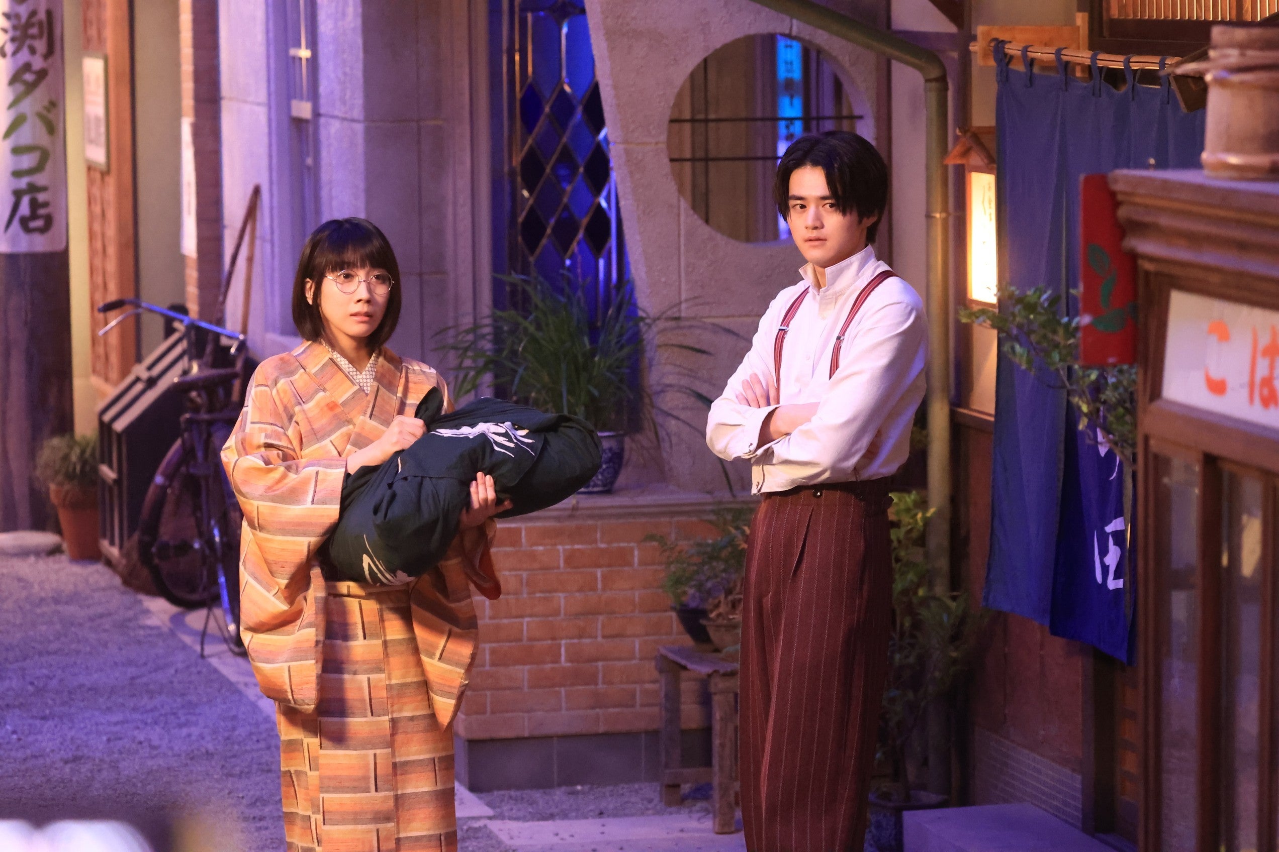 松本穂香、鈴鹿央士「嘘解きレトリック」第3話（C）フジテレビ