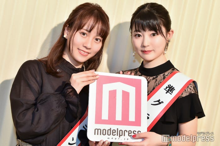 山中陽菜さん、岡町綾乃さん(C)モデルプレス