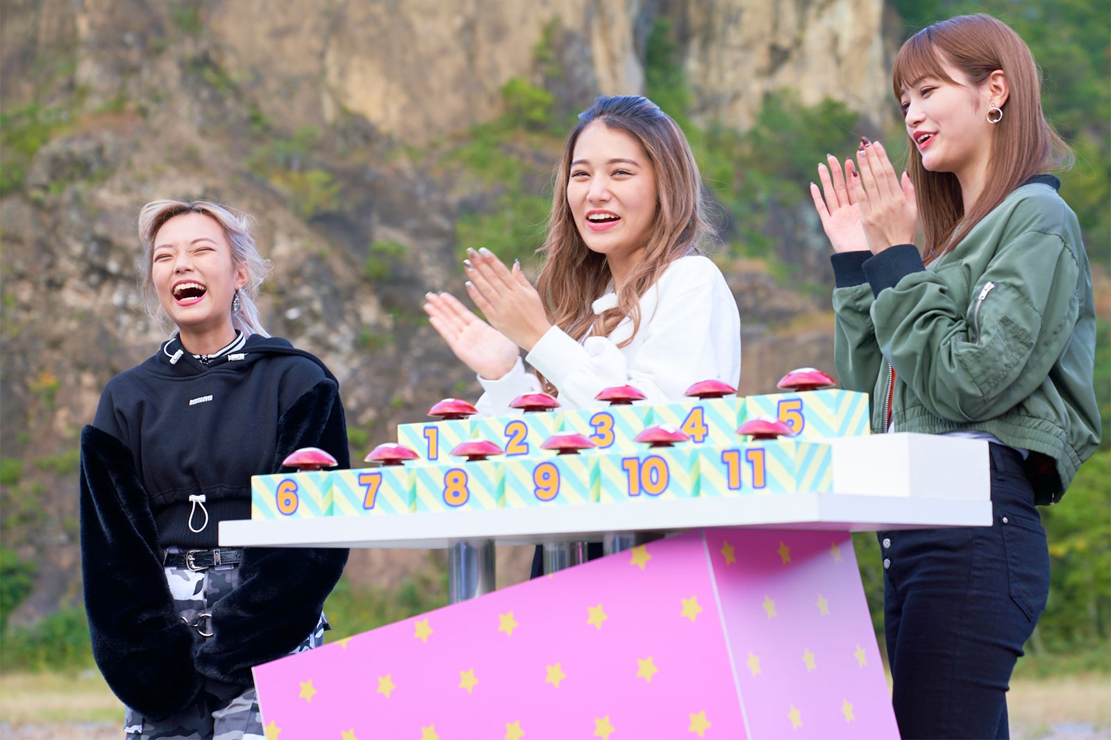 きょうきょう、ほのばび、めるる／「Popteenカバーガール戦争」（C）AbemaTV