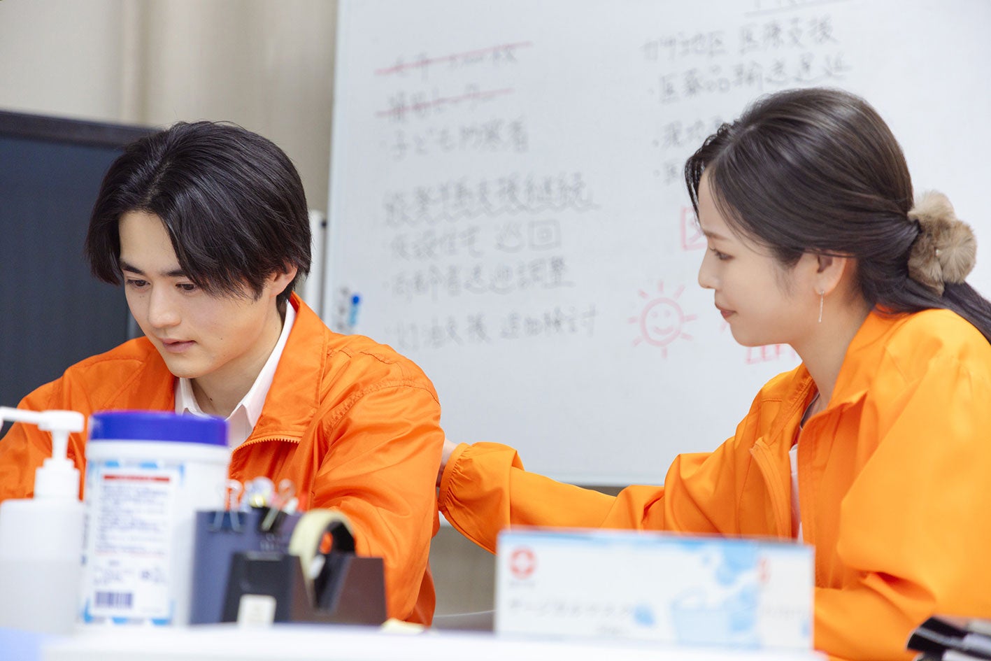 鈴鹿央士、横田真悠「リボーン ～最後のヒーロー～」第9話（C）テレビ朝日