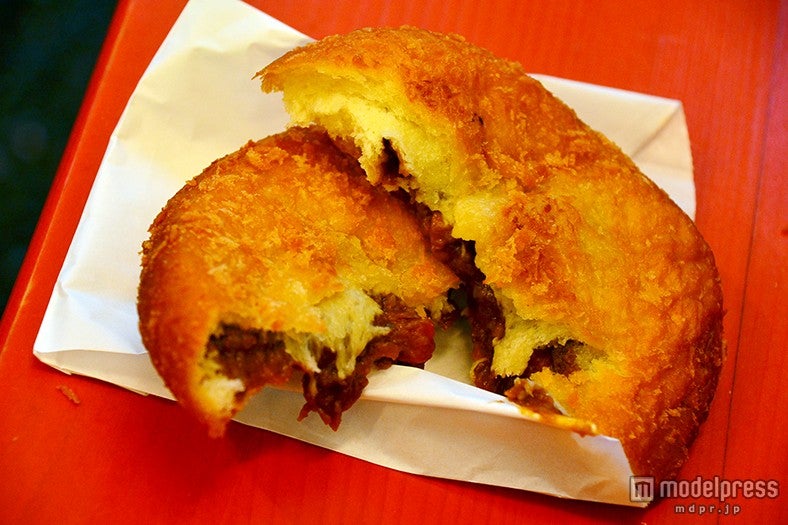 「キムカツ」／キムカツ和牛カレーパン￥500