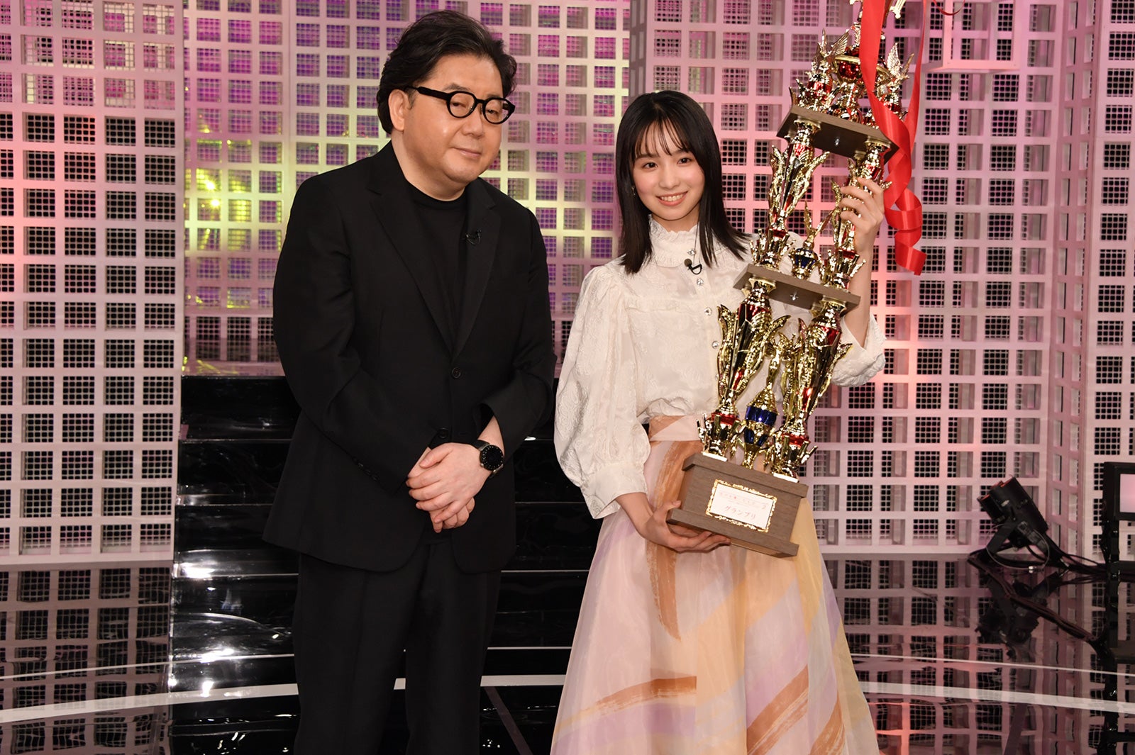 秋元康氏、幸澤沙良（C）モデルプレス