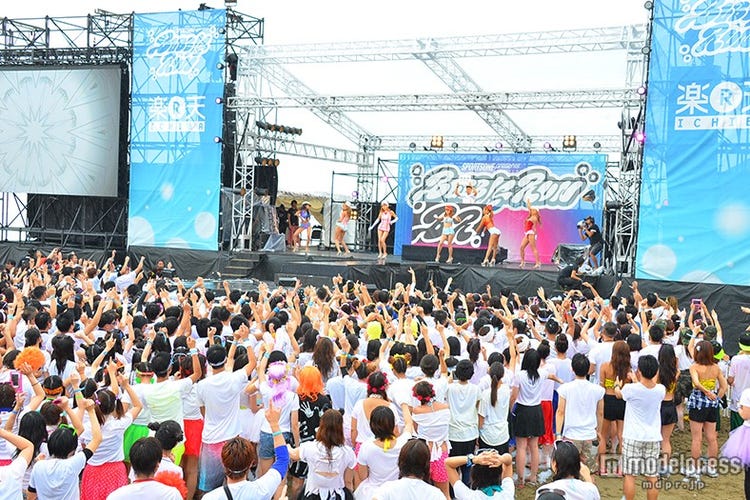 画像48 70 バブルラン 1万2千人が泡まみれに 野外パーティで会場興奮 体験レポ モデルプレス
