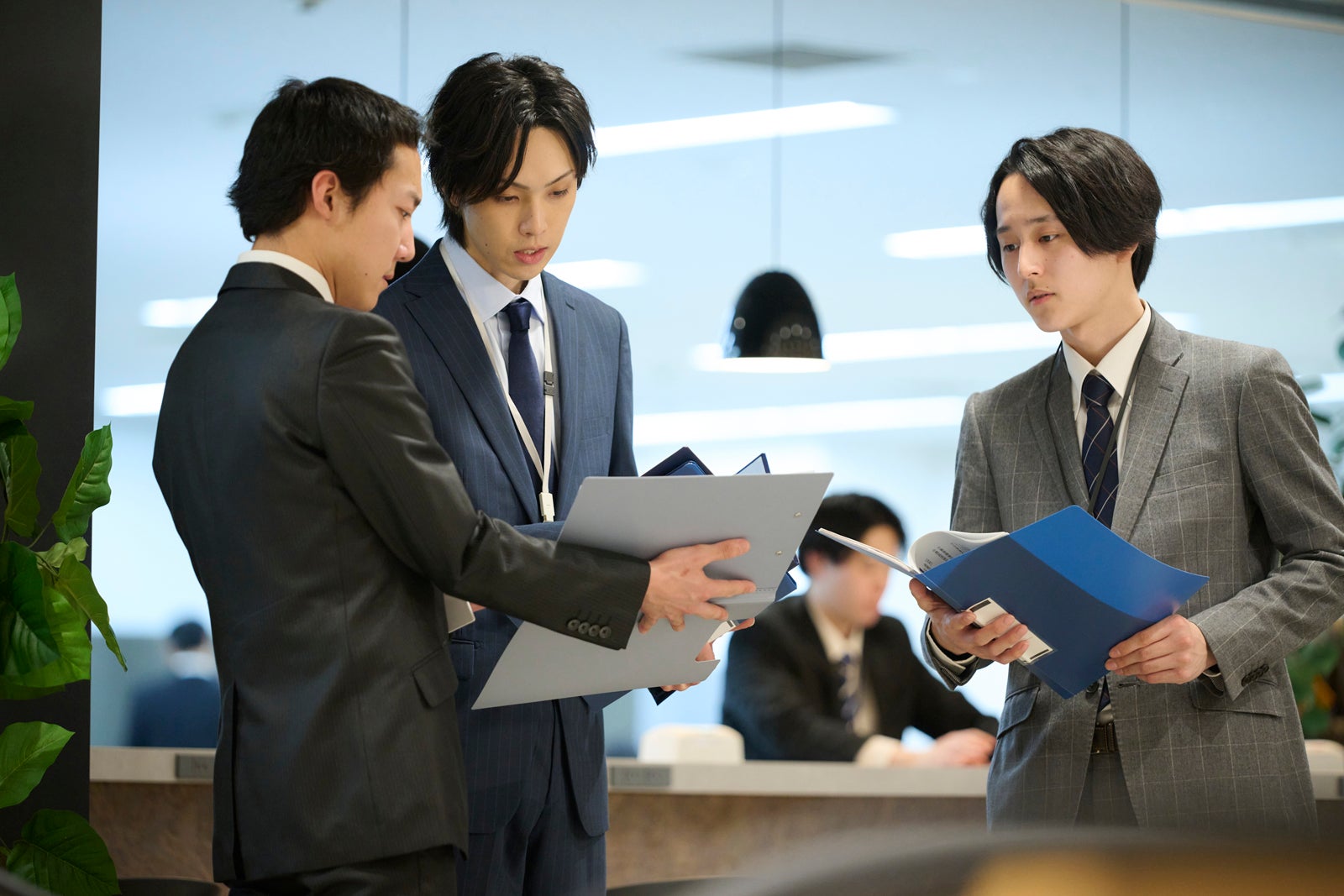 堀夏喜ら「きみは面倒な婚約者」第3話より（C）椎野翠・兎山もなか／白泉社（Love Jossie）／テレビ朝日