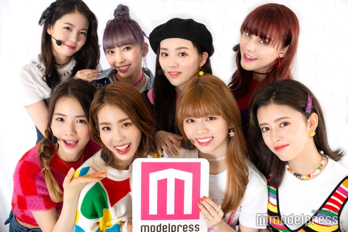 (後列左から)AYAKA、MAYUKA、RIO、NINA(前列左から)MAYA、MAKO、RIKU、RIMA (C)モデルプレス