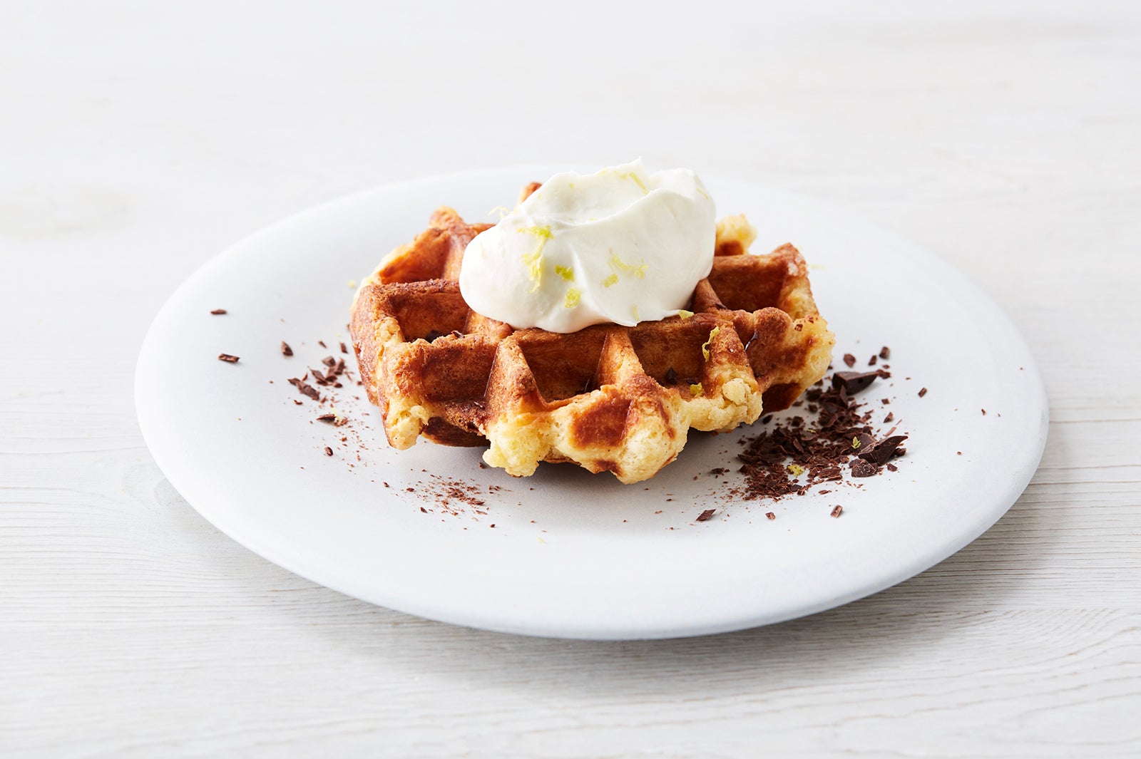 ワッフル プレート シナモン チョコレート、ハニークリーム 800円／画像提供：Blue Bottle Coffee Japan