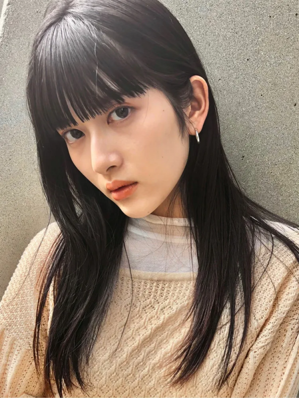 清楚なだけじゃない 黒髪ロングストレート 14選 垢抜けするトレンドの大人ヘア モデルプレス