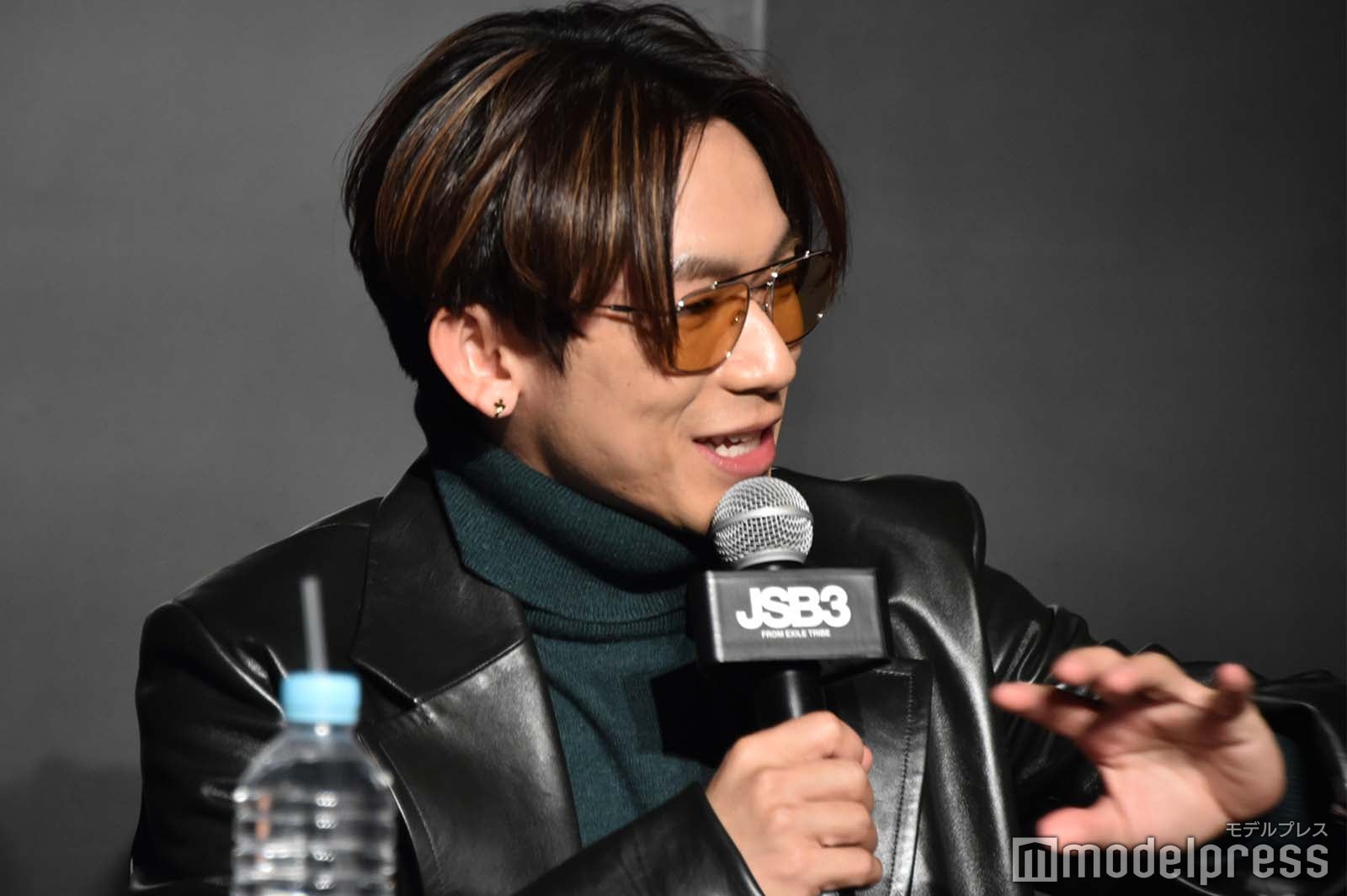 的確にツッコミを入れるNAOTO （C）モデルプレス