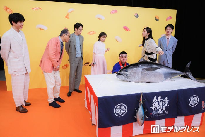 (左から)中沢元紀、佐野史郎、永作博美、松山ケンイチ、ファーストサマーウイカ、山時聡真ら(C)モデルプレス