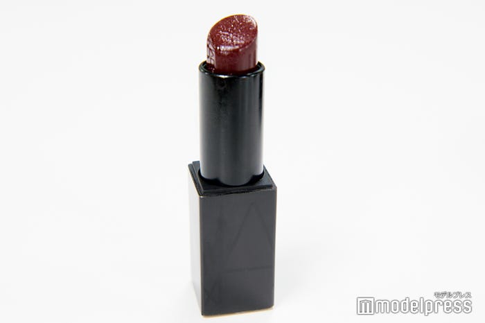 【板野友美の愛用コスメ:リップ】NARSオーデイシャスリップスティック ボルドー (C)モデルプレス