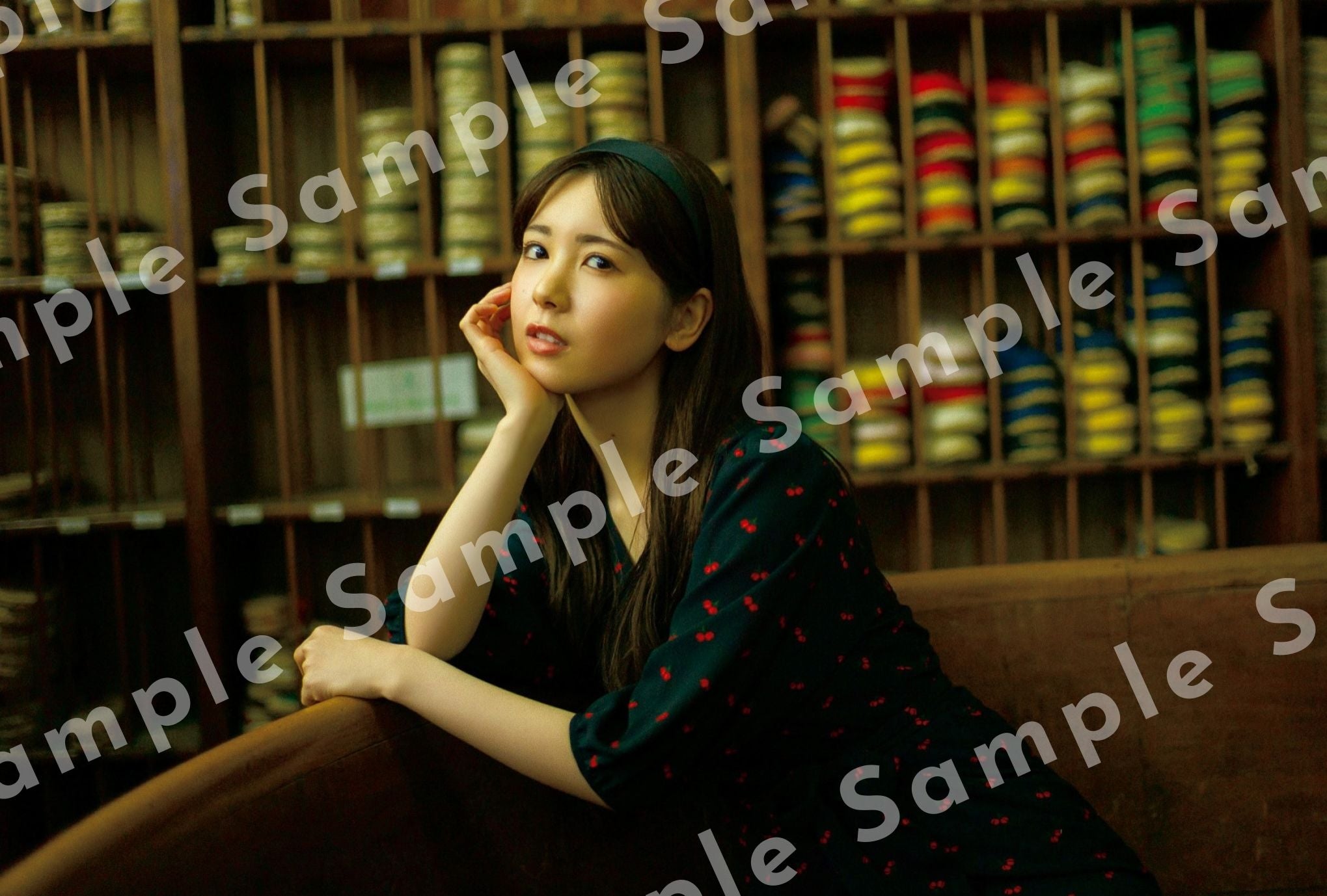 筒井あやめ 1st写真集「感情の隙間」書店特典ポストカード／有隣堂／撮影：細居幸次郎