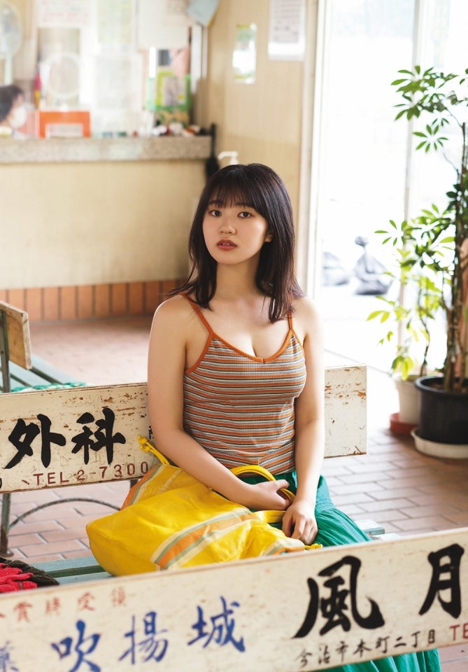 ミスマガジン2022グランプリ・咲田ゆな、芸能活動1年で初写真集「20歳になってちょっぴり背伸びも」 - モデルプレス