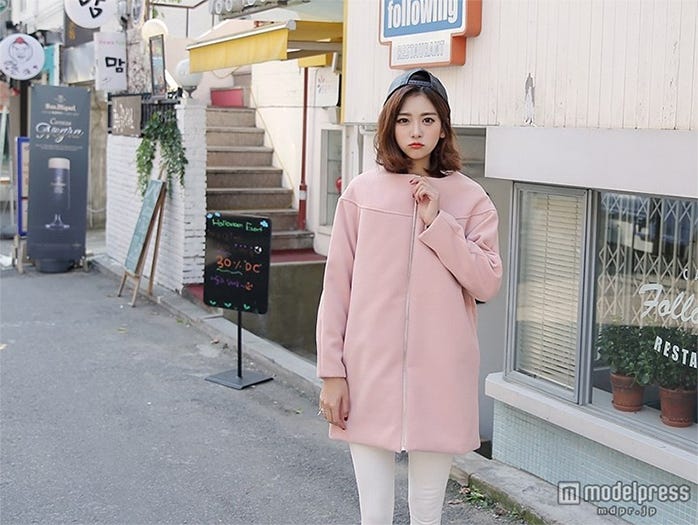 「ファスナー付きノーカラーコート」6,980円(税込)/Photo by OGAGE JAPAN