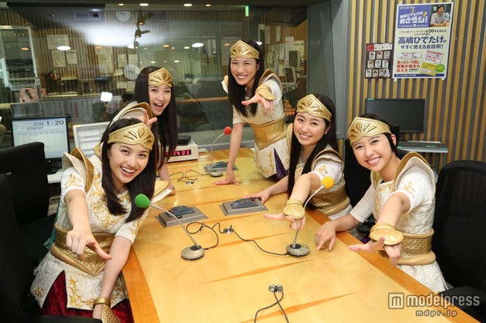 ももいろクローバーZ(左から)百田夏菜子、有安杏果、高城れに、佐々木彩夏、玉井詩織