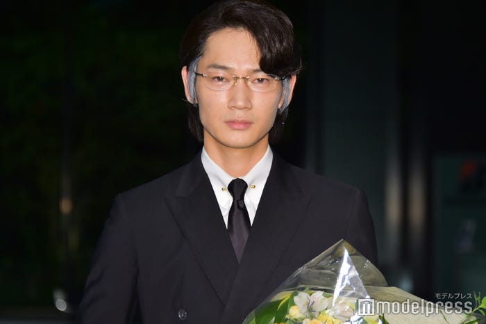 綾野剛(C)モデルプレス