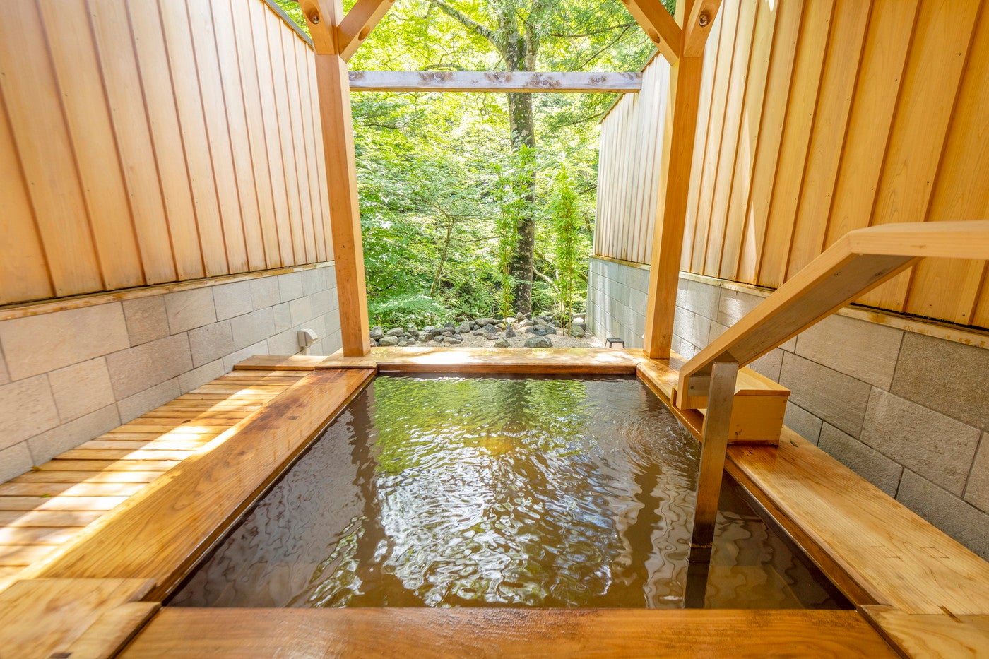 塩の湯温泉 蓮月／画像提供：共立メンテナンス