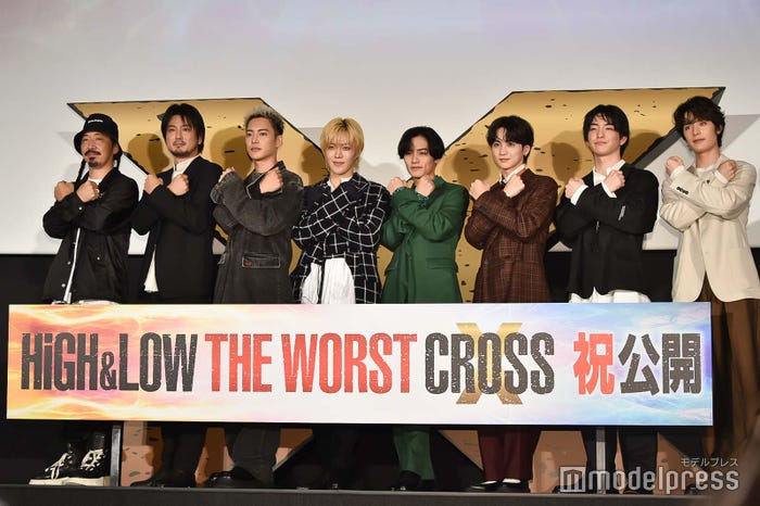 平沼紀久監督、二宮“NINO”大輔総監督、三山凌輝、中本悠太、川村壱馬、吉野北人、前田公輝、塩野瑛久 (C)モデルプレス