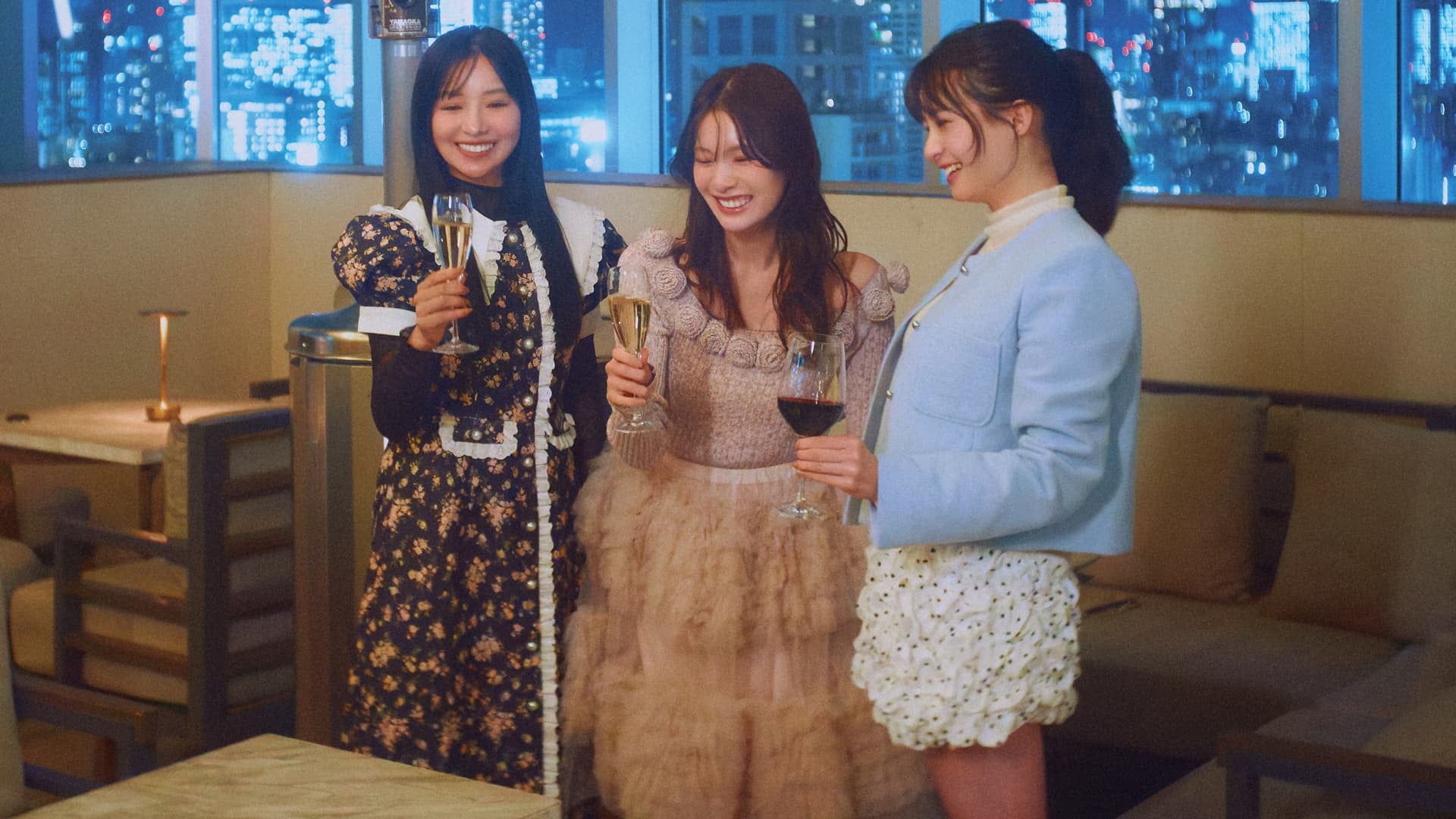 高級感があってだれより目立つ♡ ラウンジ飲みでまといたい【デコラ服】コーデ特集
