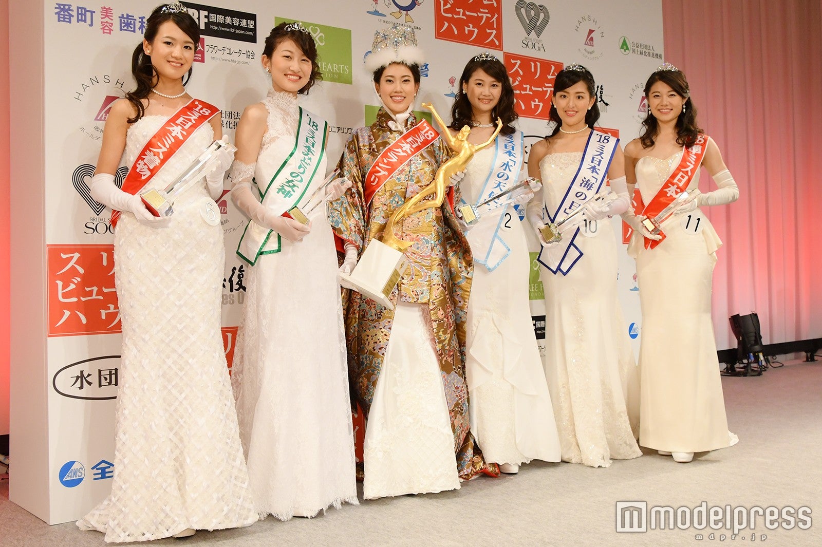 （左から）岡部七子さん、竹川智世さん、市橋礼衣さん、浦底里沙さん、山田麗美さん、霜野莉沙さん （C）モデルプレス