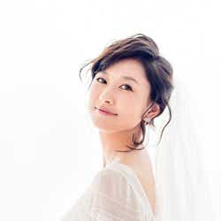 モデルプレス - 菊川怜、念願のウェディングドレス姿を披露 自身の結婚観を語る
