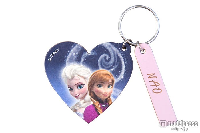 映画「アナと雪の女王」をテーマにした初のレザーカービングのアクセサリー(C)ディズニー
