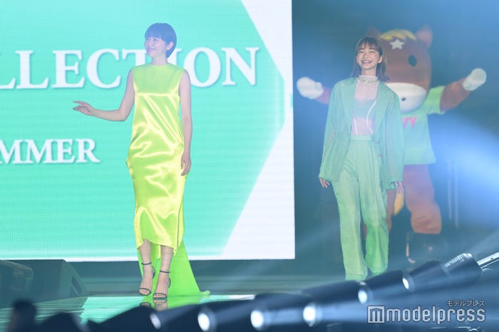 長澤まさみ、見上愛(C)モデルプレス