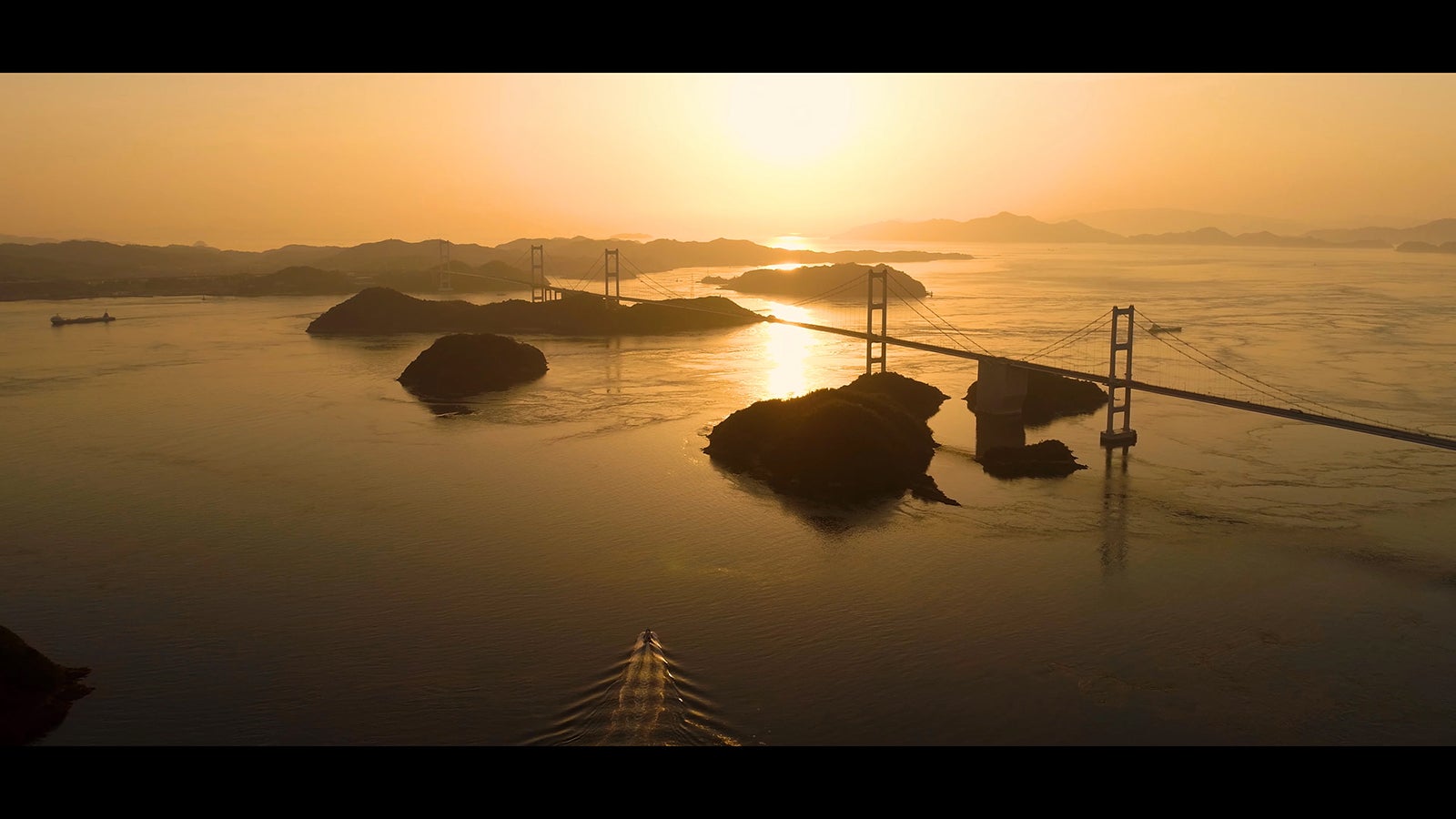 愛媛県今治市「亀老山展望公園」 （C）AKS