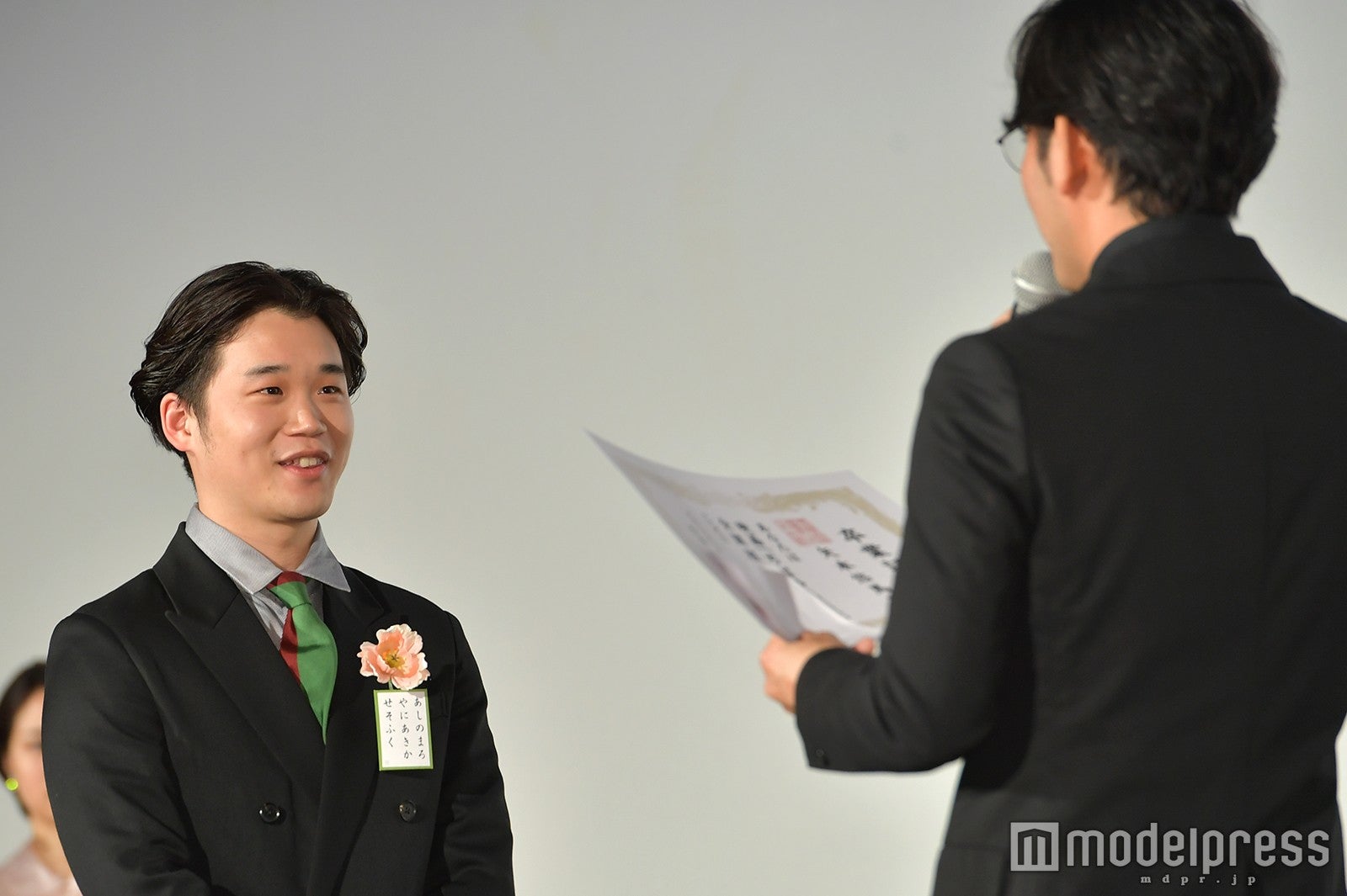 矢本悠馬、小泉徳広監督 （C）モデルプレス