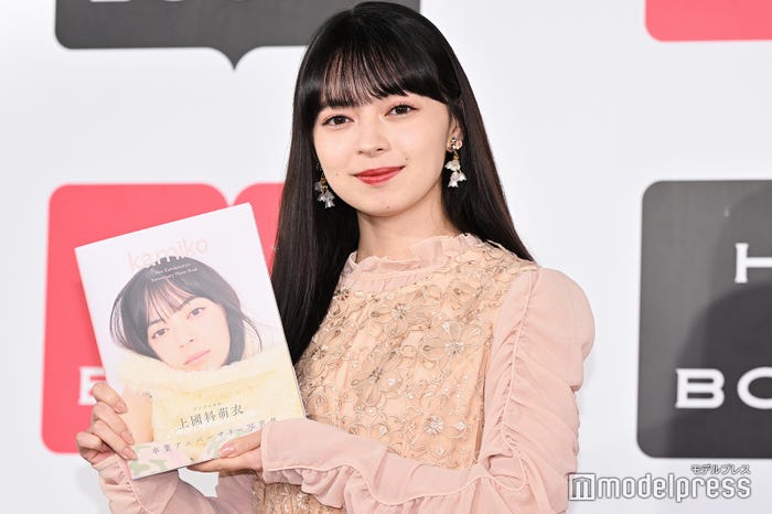 上國料萌衣(C)モデルプレス