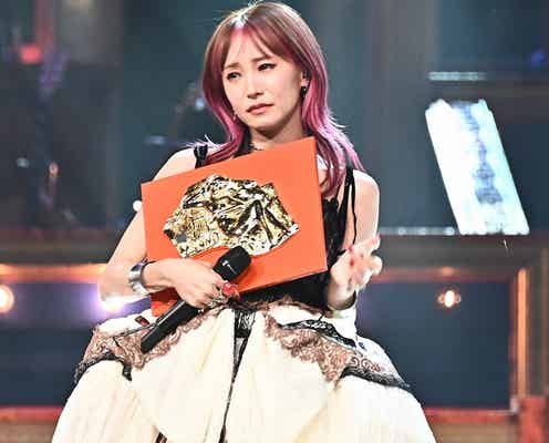 <速報>LiSA、涙で「レコ大」大賞受賞