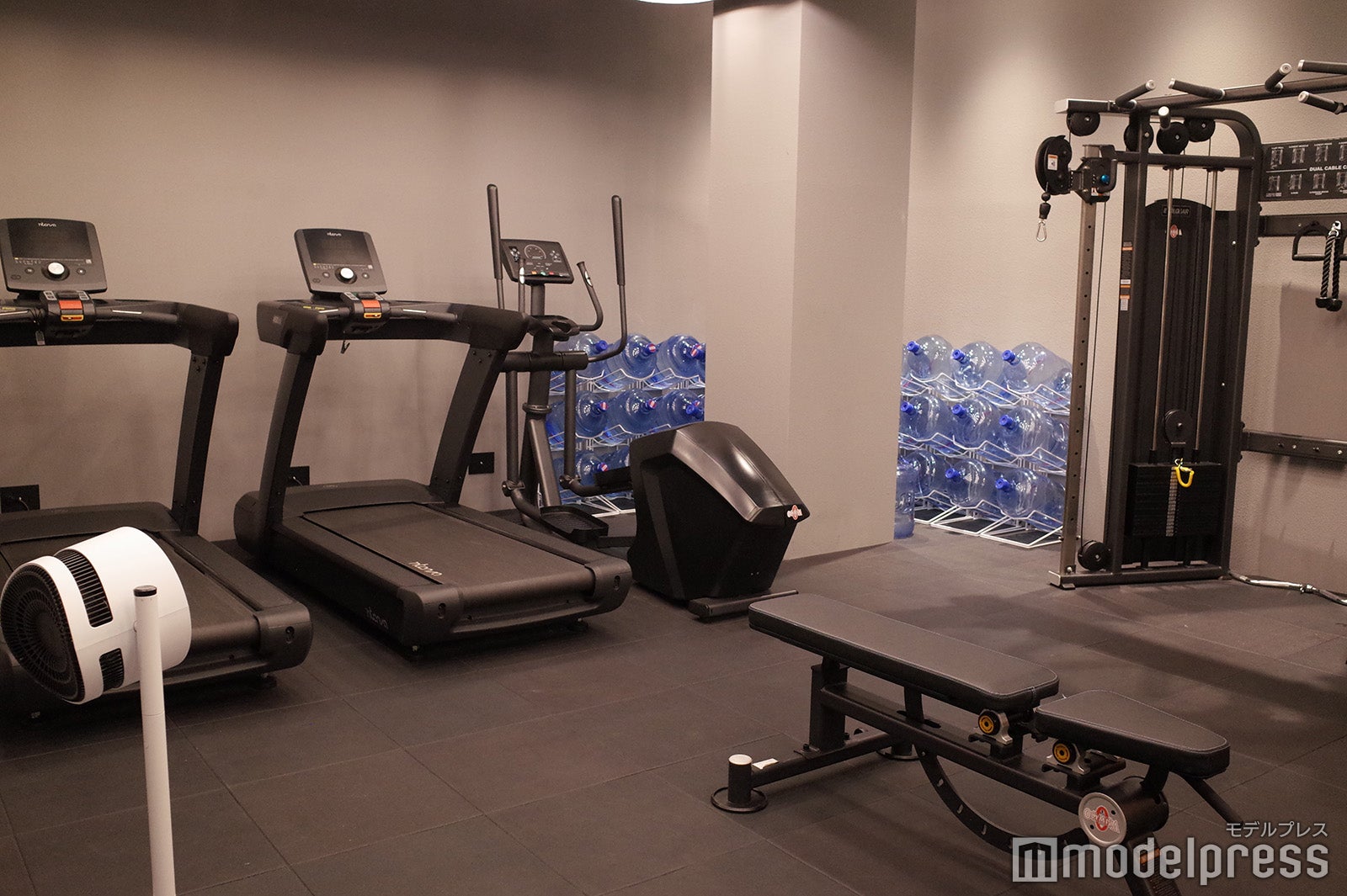 ノゾホテル（C）モデルプレス