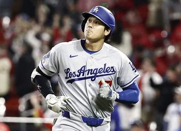 大谷翔平がまさか 12号弾がホームランキャッチで阻まれる 敵地が大歓声＆投手は渾身ガッツポーズ 飛距離114メートルの一撃が