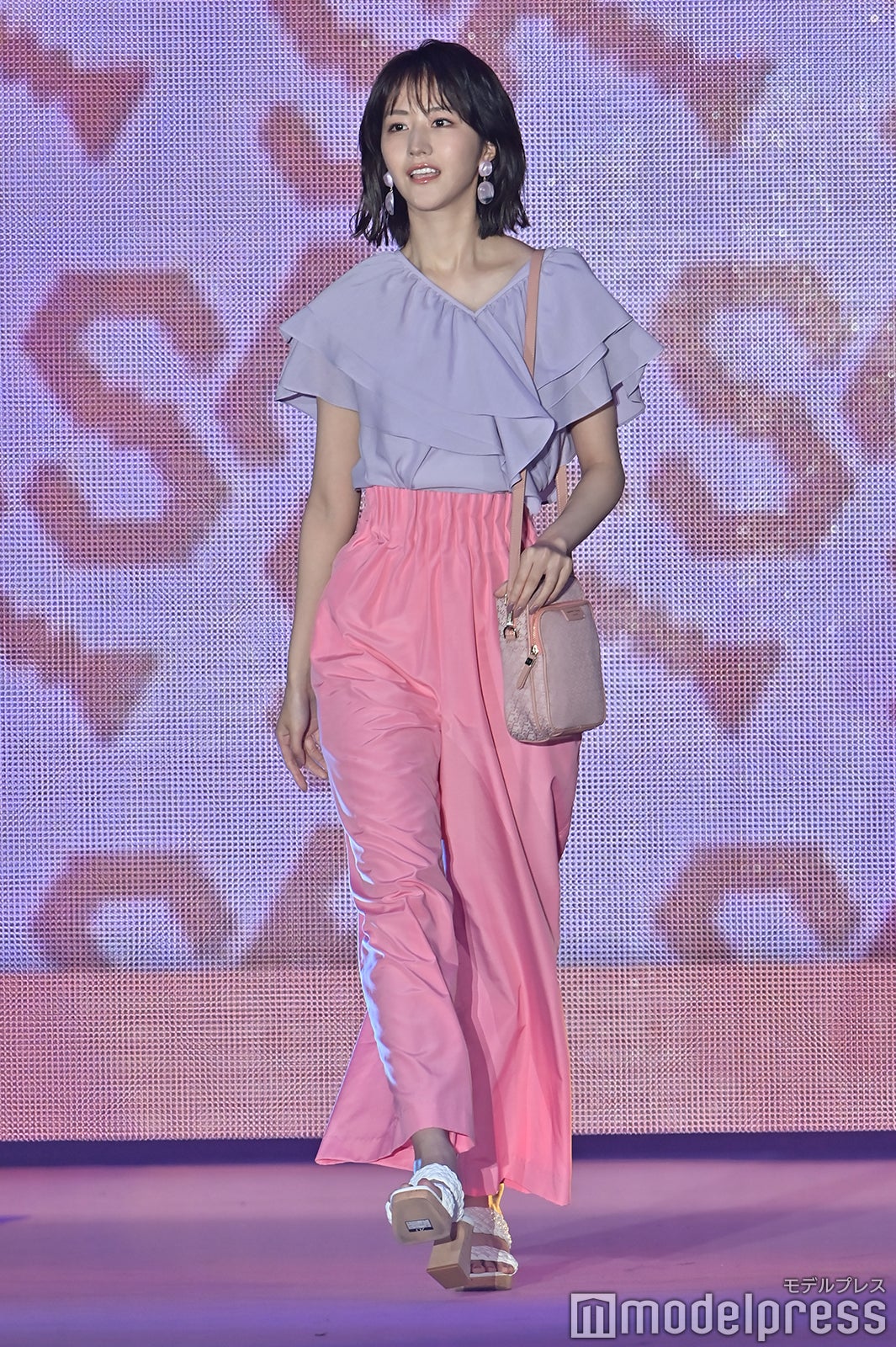 （C）モデルプレス