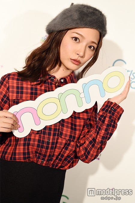 涼やかな美貌とスラリとしたスタイルが印象的/上田眞央