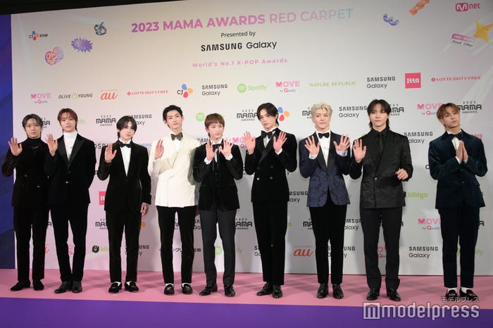 &TEAM(左から)FUMA、EJ、YUMA、JO、HARUA、K、MAKI、NICHOLAS、TAKI(C)モデルプレス