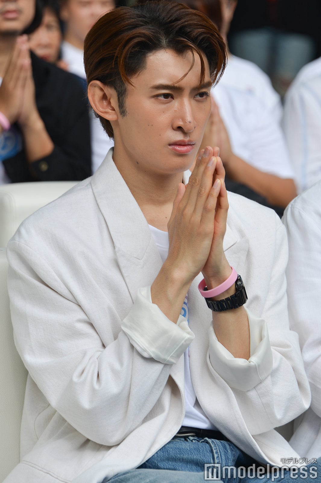 ドラマ成功を祈る向井康二（C）モデルプレス