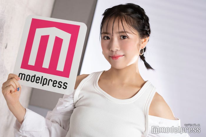 AINA(C)モデルプレス