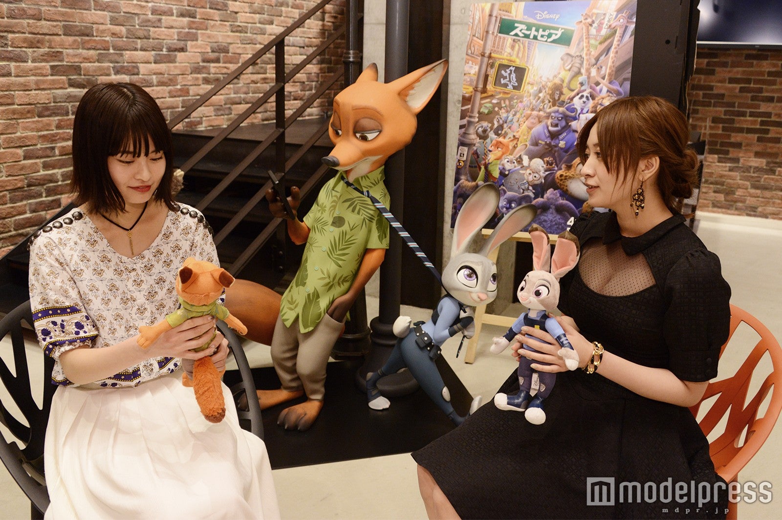 横田ひかる、外川礼子（C）モデルプレス