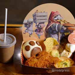 アステラ料理長のワイルドプレート(C)モデルプレス