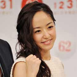 紅組司会者をつとめる井上真央