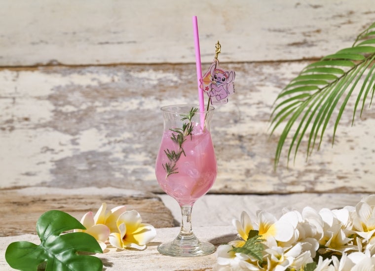 ＜エンジェル＞ピーチソーダ　税込990円（C）Disney