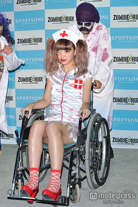 車いすで登場/藤田ニコル